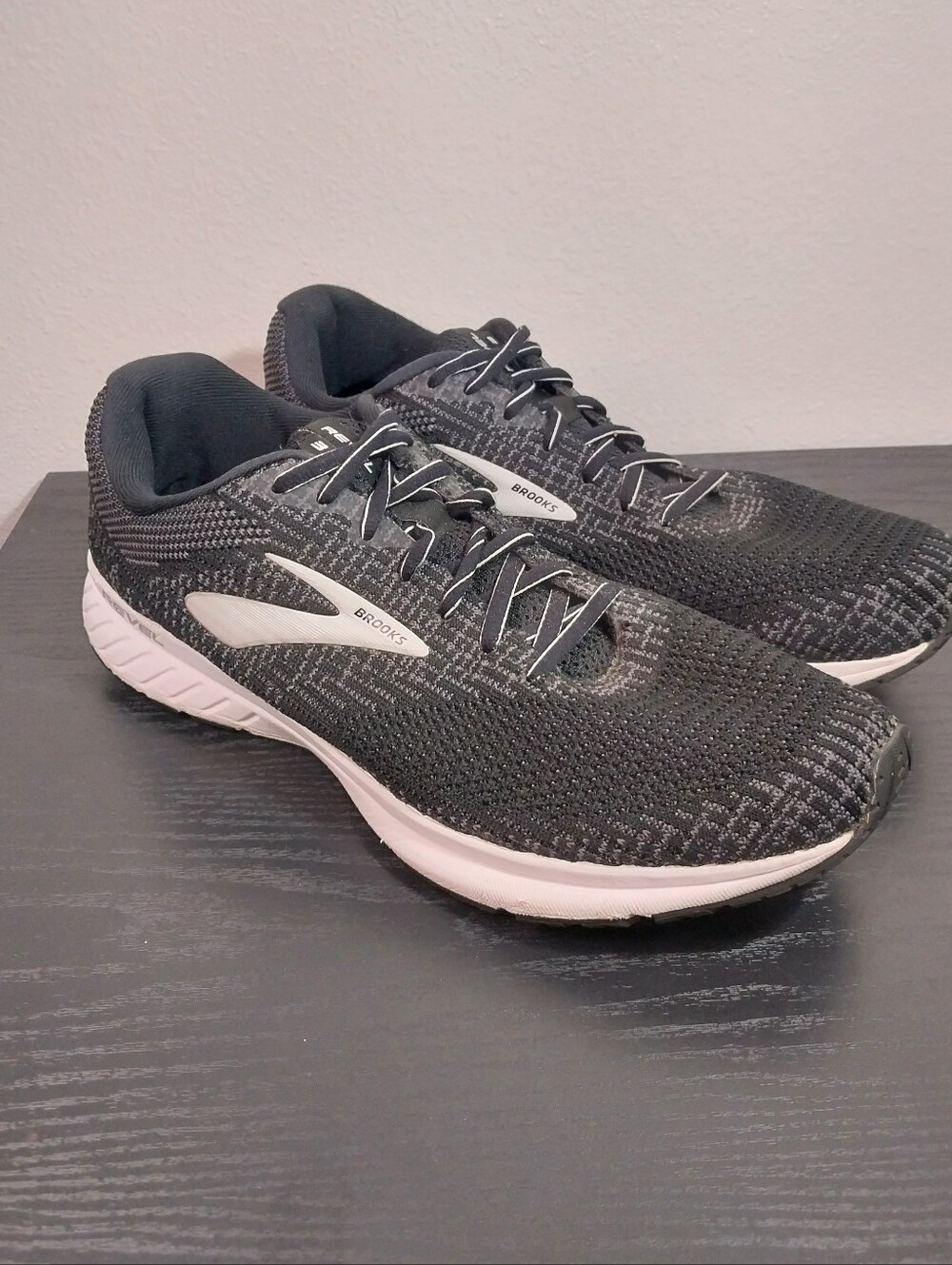 Brooks Revel Mens Black Running Shoes with White Accents Size 13